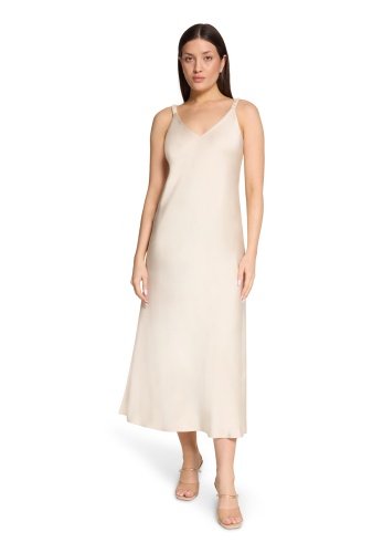 V-by-Vera-Mo_261_1085_261-04064262